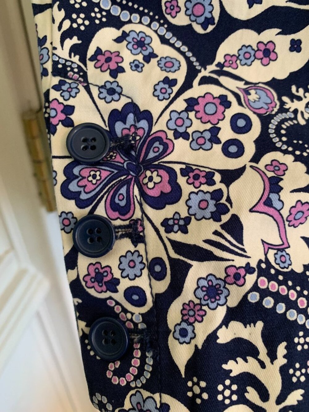Talbots Size 8 Perfect Crop Pants Print Navy Lavendar - Picture 6 of 10